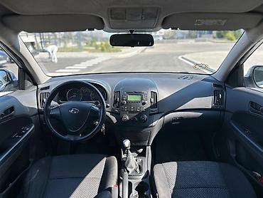skoda rapid: Hyundai i30: 1.6 l | 2009 il Hetçbek — 1