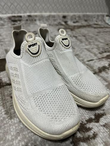 Krasofkalar və idman ayaqqabıları: Maştağadadır Çox az istifadə olunub İçində tam təzəsi də var — 27