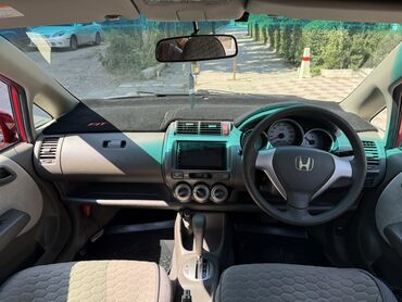 купить авто в кредит без первоначального взноса: Honda Fit: 2006 г., 1.3 л, Автоматические, Бензин, Хэтчбэк