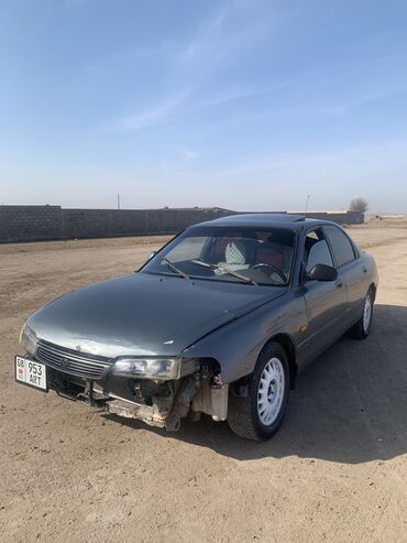 Mazda: Mazda 626: 1992 г., 2 л, Механика, Бензин, Седан