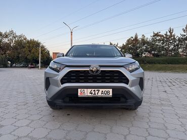 срочно срочно продаю машина: Toyota RAV4: 2022 г., 2.5 л, Типтроник, Бензин, Кроссовер