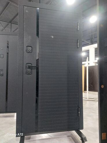 Giriş qapıları: Dəmir giriş qapıları – müasir dizayn və gücləndirilmiş təhlükəsizlik — 17