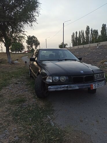 авто лейлек: BMW 3 series: 1993 г., 1.6 л, Механика, Бензин, Седан