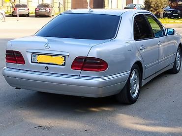 Mercedes-Benz: Mercedes-Benz E-Class: 2 l | 1996 il Sedan — 9