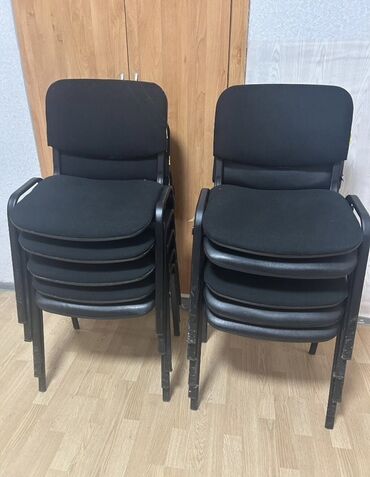 стульчик и кресло кочалка для кормления: 10 ədəd Ofis oturcaqları Təcili satılır.Qara rəngdə,ofis kresloları