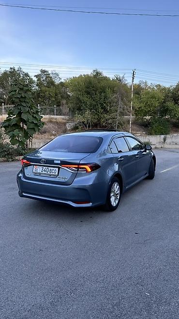 Toyota: Toyota Corolla: 2021 г., 1.8 л, Вариатор, Гибрид, Седан — 6