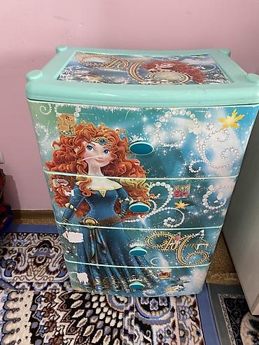 Тумбы и подставки: Сандык сатылат баасы 3000сом. Комод сатылат баасы 1500сом. Газ-плита — 7
