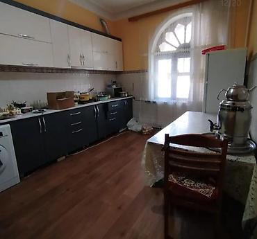 Həyət evləri və villaların satışı: Möhtesem mezereli cox gozel bir ev satisa cixdi Havasi Görünüsü insana — 3