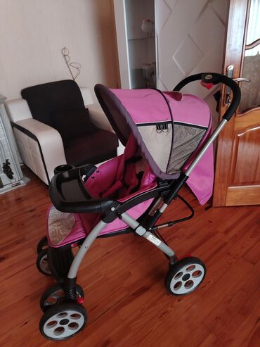 Gəzinti arabaları: Klassik gəzinti arabası, İşlənmiş, Cins: Qız, Ünvandan götürmə — 4