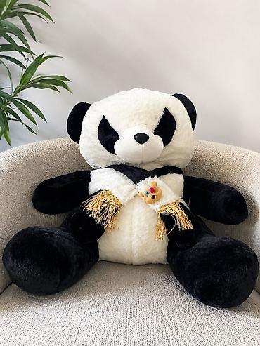 banda panda: Большая мягкая игрушка «Панда» с декоративным шарфиком и мини-игрушкой — 1