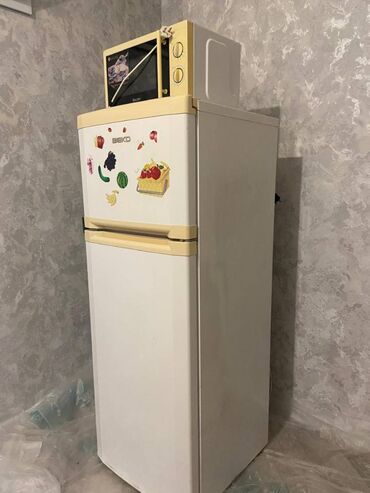 Микроволновки: 2 двери Beko Холодильник Продажа, цвет - Белый, С колесиками