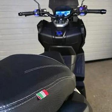 Ostali motocikli i skuteri: Sportski skuter 300 cm³ – moderni maxi dizajn - Agregat — 10