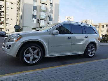 Mercedes-Benz: Mercedes-Benz GL 550 4MATIC SUV - Ban növü: tam ölçülü 7 yerlik SUV - — 18