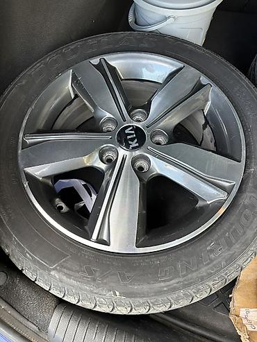 xəzər disk: KIA orijinal yüngül lehimli disklər + şinlər komplekti - Marka/model — 1