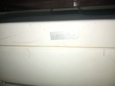 Ванны: Ağ rəngdə hamam otağı üçün vanna. Vannanın ön hissəsi panellə
