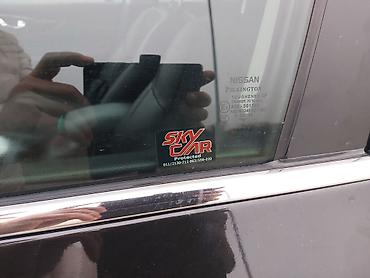 Nissan: Nissan Qashqai – kompaktan SUV, crna boja, 5 vrata. Glavne — 13