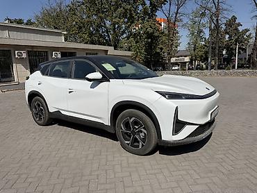 доджи: Dongfeng L7 2026 г. Электрокроссовер с запасом хода 530 km — 2
