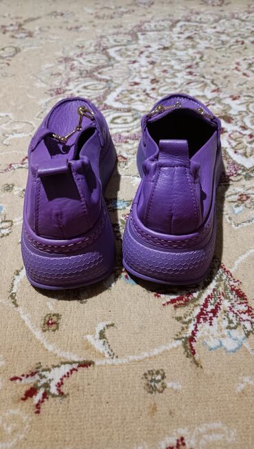 Мокасины и лоферы: Лоферы, 36, AURA SHOES, Новый, цвет - Фиолетовый, Самовывоз