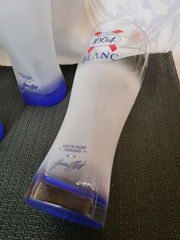 Čaše: Case nove,vintaz Kronenberg. Case za pivo,komada 6 u ceni. Cena je — 11