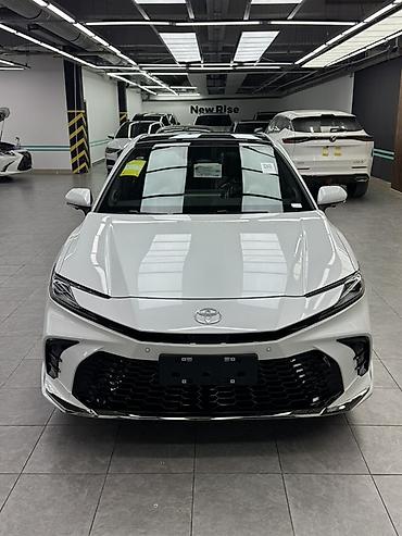 таота краун: Toyota Camry: 2026 г., 2 л, Вариатор, Гибрид, Седан — 2