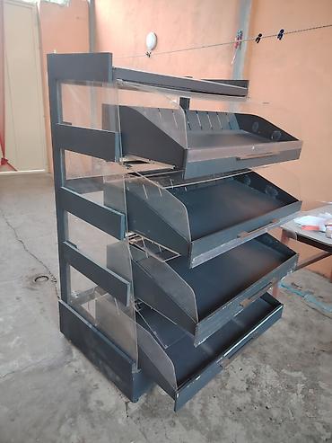 Mağaza avadanlığı: Mağaza üçün vitrinalı çörək/bulka stendi - Material: metal karkas, ön — 2