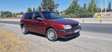 сиденья голф: Продается хэтчбек Volkswagen Golf III бордового цвета. Автомобиль