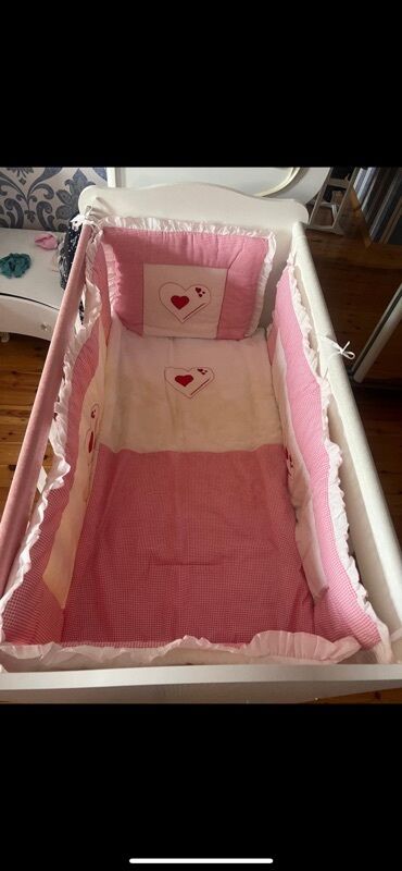 Balış üzləri: Uşaq beşiyi üçün yataq dəsti - Rəng: çəhrayı-ağ - Dizayn: ürək