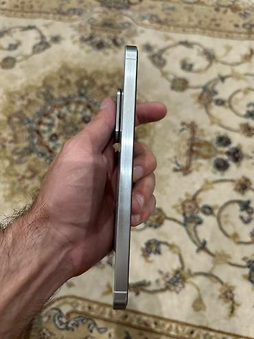 google pixel 6 pro ekran: Smartfon – tam ekranlı dizayn, mərkəzi “punch‑hole” ön kamera kəsiyi - — 4
