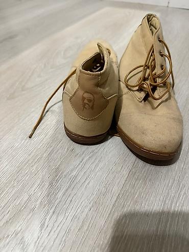 steve madden: Бежевые ботинки унисекс "Sneaky Steve" на шнуровке. Изготовлены из — 2