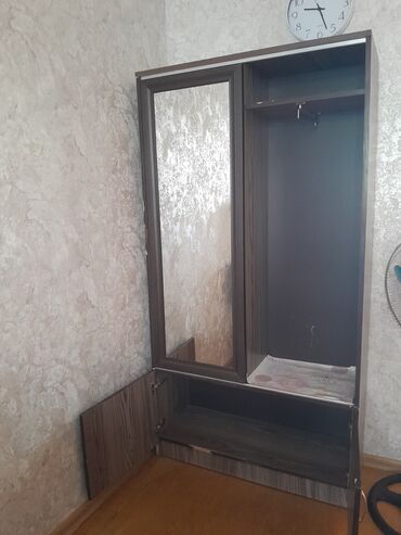 Кухонные гарнитуры: Dəhliz mebeli dəsti qapı ağzında funksionallıq və səliqə yaratmaq üçün