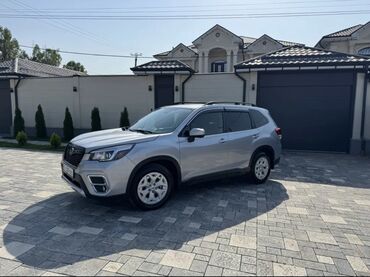 срочно в связи с переездом: Subaru Forester: 2019 г., 2.5 л, Вариатор, Бензин, Кроссовер