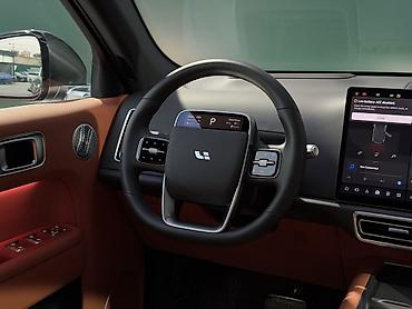 hongqi ehs9: Lixiang L7: 2025 г., 1.5 л, Вариатор, Гибрид, Кроссовер — 4