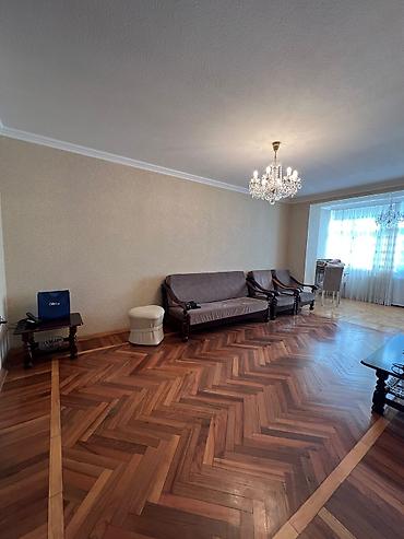 Bakı, Yasamal, 3 otaqlı, Köhnə tikili, m. İnşaatçılar, 77 kv. m