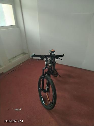 20 dyumlu velosiped: Dağ velosipedi – 26” təkər, üçbıçaqlı magneziya tipli disk diskləri — 2