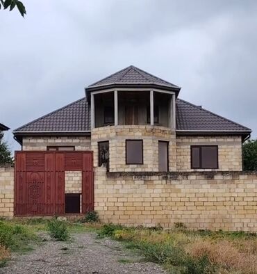 xırdalan evləri: 4 otaqlı, 240 kv. m, Təmirsiz