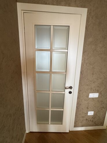 Lak-boya məhsulları: 7 ədəd tək qapı bir ədəd ikili qapı. 4 qapı 90sm 3 qapı 80 sm 1 qapı