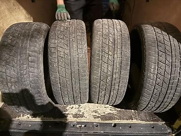 Комплект автомобильных шин 285/50 R20. На фото — 4 шины с