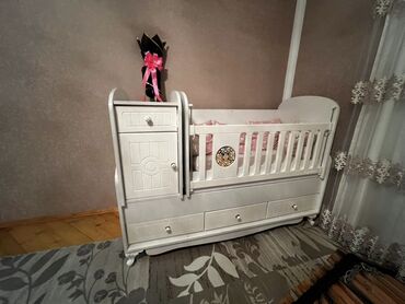 kombi ucuz: Oğlan və qız üçün, Dördbucaq, Beşik, Dəst ilə, Matras ilə, Yellənmə mexanizmsiz