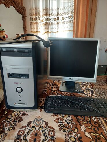 komputer is elanlari: 3 bir yerdə verilir. Çoxda işlənmiyib içi windows xp olmalıdı vındov7