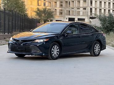 Toyota Camry: 2020 г., 2.5 л, Автомат, Гибрид, Седан