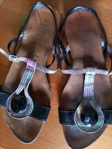 Baletanke: Bordo nove 2000,Massimo Dutti 6000.papuče 700patike 1000.crno bele — 8