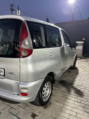 coroll: Toyota Yaris Verso: 2000 г., 1.5 л, Бензин, Минивэн — 6