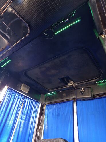 Traktorlar: Belarus 82.1 traktor - 4x4 (ön aparıcı) təkər formulu - Kabinli — 9