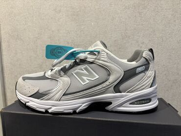 мужское портмоне из натуральной кожи: Мужские кроссовки, 44, New Balance, Новый, цвет - Серый, Самовывоз