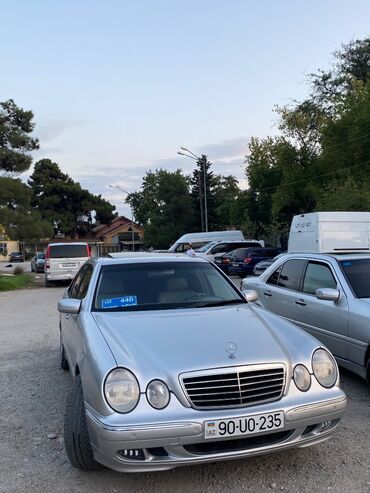 Mercedes-Benz: Mercedes-Benz E 320: 3.2 l | 2000 il Sedan — 7