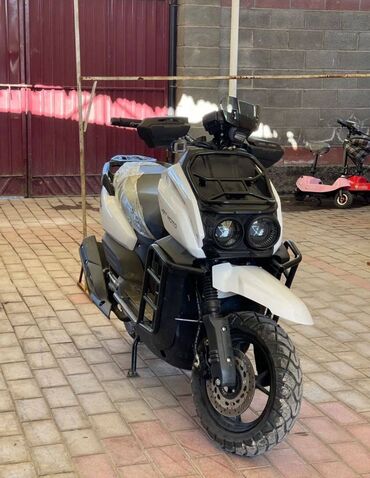 купить трехколесный мотороллер: Макси скутер Suzuki, 150 куб. см, Бензин, Новый, В рассрочку