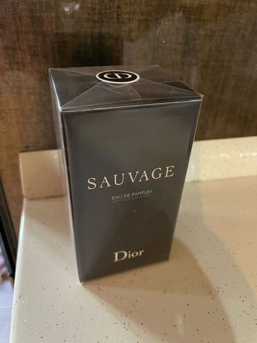 Ətriyyat: Dior sauvage 50ml kişi parfum bağlıdır hədiyyə verilib
