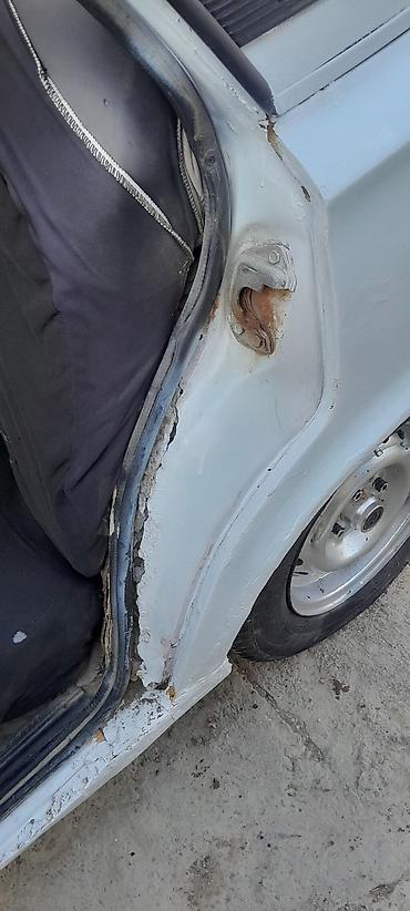 2106 maşın: VAZ (LADA) 2106: 1.3 l | 1986 il Sedan — 6
