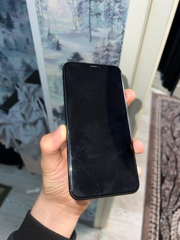 Apple iPhone: IPhone Xs Max, Б/у, 256 ГБ, Черный, Защитное стекло, Чехол, 86 %