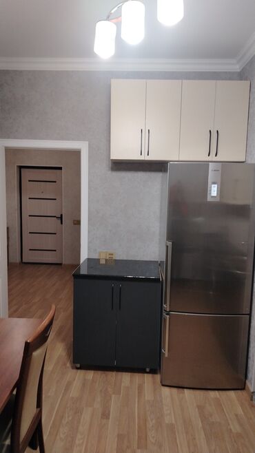 Binalar: Qaraçuxur qəsəbəsi.Neftcilər parkın yanı 2 otaqlı ev kira verilir.qaz — 11